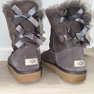 Ugg Bow Boots- Gray